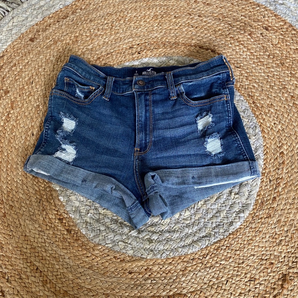 Hollister high Rise Destructed Shorts size 7